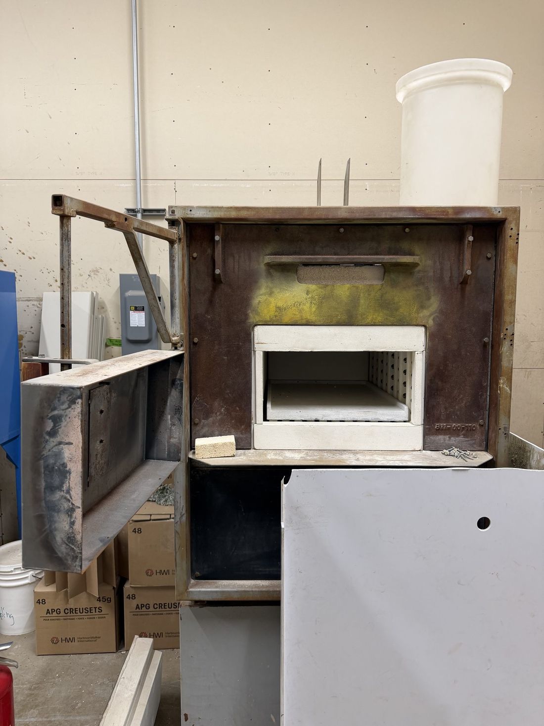 Fire-assay furnace