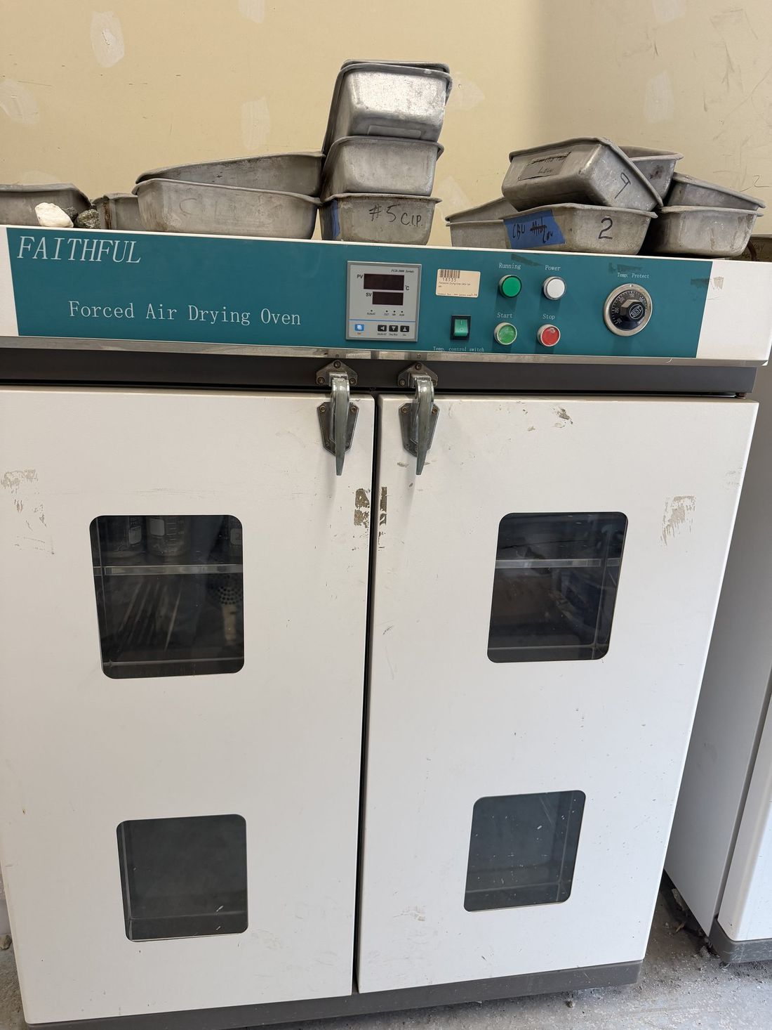 Forced-air drying oven